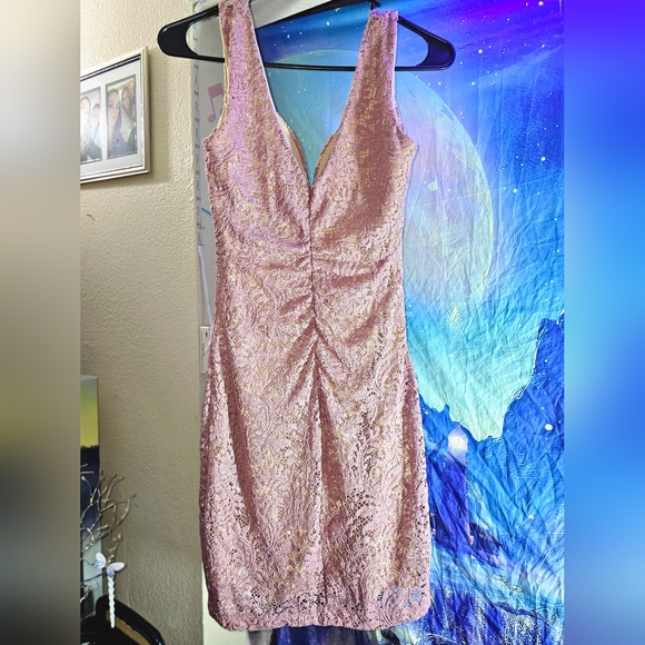 Body fitting dress - Picture 3 of 3